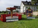 Kettenflieger oder Pferdekarussell mit Podium und Beleuchtung - Galerie - Bild 1