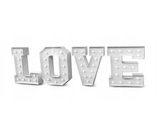 Leuchtbuchstaben XXL " LOVE " in Weiß oder Braun / Love Signs / Love Letters