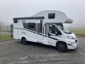 Sunlight A 68 Premium - Alkoven für bis zu 6 Personen