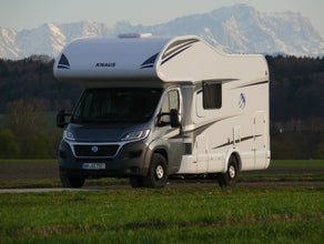 Wohnmobil Knaus Sky Traveller 600 DKG bis 6 Personen - Wohnmobilvermietung München-Gröbenzell-Rothenburg