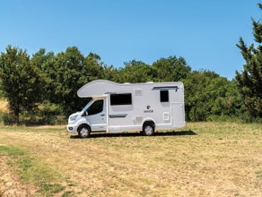 9 – Alkoven-Wohnmobil Automatik · 7 Plätze