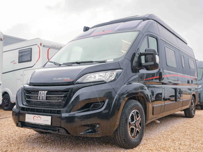 Dethleffs Globetrail 600 ER Automatik , ein 6m Kastenwagen mit Längsbetten und Aufstelldach, 4 Schlafplätze