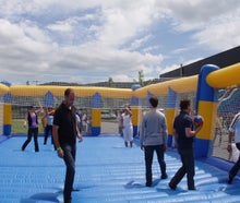 Beachvollyballfeld aufblasbar