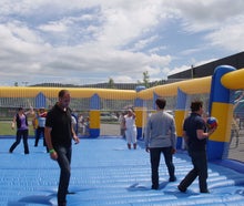 Beachvollyballfeld aufblasbar