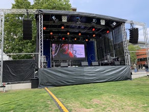 8 x 6m Rundbogen Bühne / Mobile Stage / Trailer