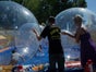 XXL Aqua Balls / Aqua Zorbing / Wasserball Arena / Water-Walking Balls inkl. 1 Eventbetreuer + Pool 8,5 x 7 m - Galerie - Bild 2