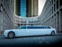 Chrysler 300C Stretchlimousine in WEISS mit rotem Teppich - Galerie - Bild 3