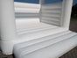 WEIßE HÜPFBURG MIETEN I 24/7 SUPPORT / WHITE BOUNCY CASTLE - Galerie - Bild 3