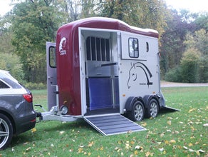 Pferdeanhänger Cheval Liberte 2-er Frontausstieg + Sattelkammer+ 100km/h