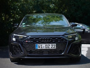 AUDI RS3 LIMOUSINE MIETEN