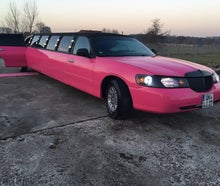 Stretchlimousine in pink, Luxus pur, Roter Teppich und Getränke kostenlos incl! Zudem dürfen Sie kostenlos eigene Getränke mitbringen!