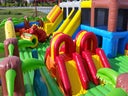 Kombipaket - Trampolin +  Riesenhüpfburg Dinoland in Schwerin mieten