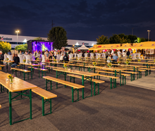 Bierzeltgarnituren Tische Bänke mieten mit Lieferung und Aufbau