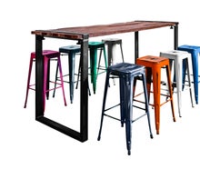 Hochtischgruppe Industrial, Vintage, Naturholz, Brückentisch mit Echtholzbohlen, Metallbarhocker in verschiedenen Farben, Colourful, farbenfroh, für 8 Personen
