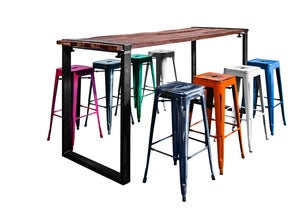 Hochtischgruppe Industrial, Vintage, Naturholz, Brückentisch mit Echtholzbohlen, Metallbarhocker in verschiedenen Farben, Colourful, farbenfroh, für 8 Personen