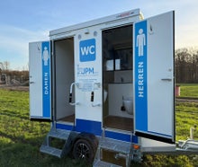 Neuer VIP Exklusive Toilettenwagen Deluxe voll Autark mit Frisch- und Abwassertank  / Solaranlage Vaccum