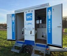 Neuer VIP Exklusive Toilettenwagen Deluxe voll Autark mit Frisch- und Abwassertank / Solaranlage Vaccum