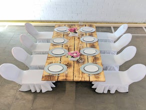 Rustikaler Holztisch aus alten Bohlen mieten – Vintage Banketttisch (220x80 cm) für Hochzeiten & Events