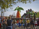 Adventureland / aufblasbares Abenteuerland mit Doppelrutsche mieten