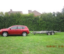 Jeep + Autotransportanhänger / Transporter + Autotransportanhänger