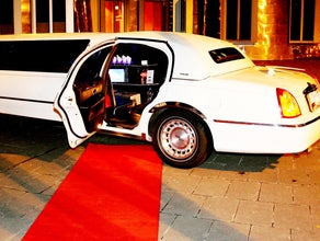 Luxuslimousine als Hochzeitsfahrzeug