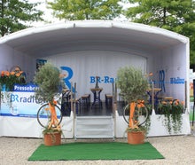Mobile Bühne für Jubiläen, Firmenevents und Konzerte