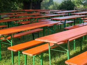Sitzmöglichkeiten / Bierzeltgarnituren / Klappstühle uvm