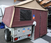 3Dog Scoutdog Zeltanhänger, natürlich vom DOG Händler, mit Heizung, Innenbeleuchtung, Batterie, Küche, Komfortbett (160x220cm),  Küchenerker und Sonnensegel, 1.000kg gebremst,