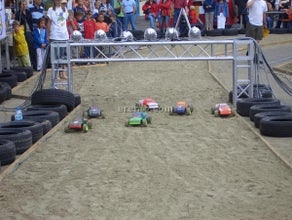 RC-Car Racing - 10 ferngesteuerte Elektrorennautos im Maßstab 1:10 - inkl. Personal