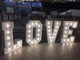 XXL Leuchtbuchstaben LOVE mieten – Dekoration - Galerie - Bild 3