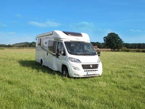 Wohnmobil Carado T447 mit Hubbett