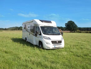 Wohnmobil Carado T447 mit Hubbett