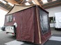 3Dog Scoutdog Zeltanhänger, natürlich vom DOG Händler, mit Heizung, Innenbeleuchtung, Batterie, Küche, Komfortbett (160x220cm),  Küchenerker und Sonnensegel, 1.000kg gebremst, - Galerie - Bild 3