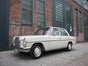 Oldtimer Mercedes 200 - mit Winterreifen - Galerie - Bild 4