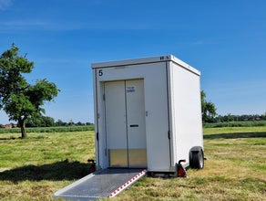 WC Wagen Toilettenwagen barrierefrei "Family-Box" rollstuhlgerecht mit Wickeltisch
