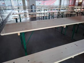 Bierzeltgarnituren Tische Bänke mieten mit Lieferung und Aufbau