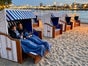 Ostsee-Strandkorb mieten – Exklusiver Zweisitzer mit Fußstützen für Events - Galerie - Bild 4