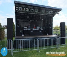 Die kostengünstige Profibühne für Ihr Event - 43m² große Open-Air-Trailerbühne