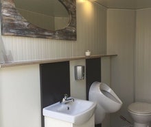 **TANK-TOILETTENWAGEN** Event-WC für bis zu 150 Personen