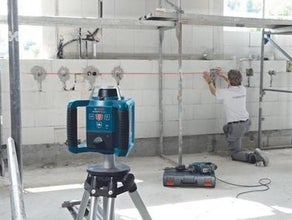 Rotationslaser mit Stativ