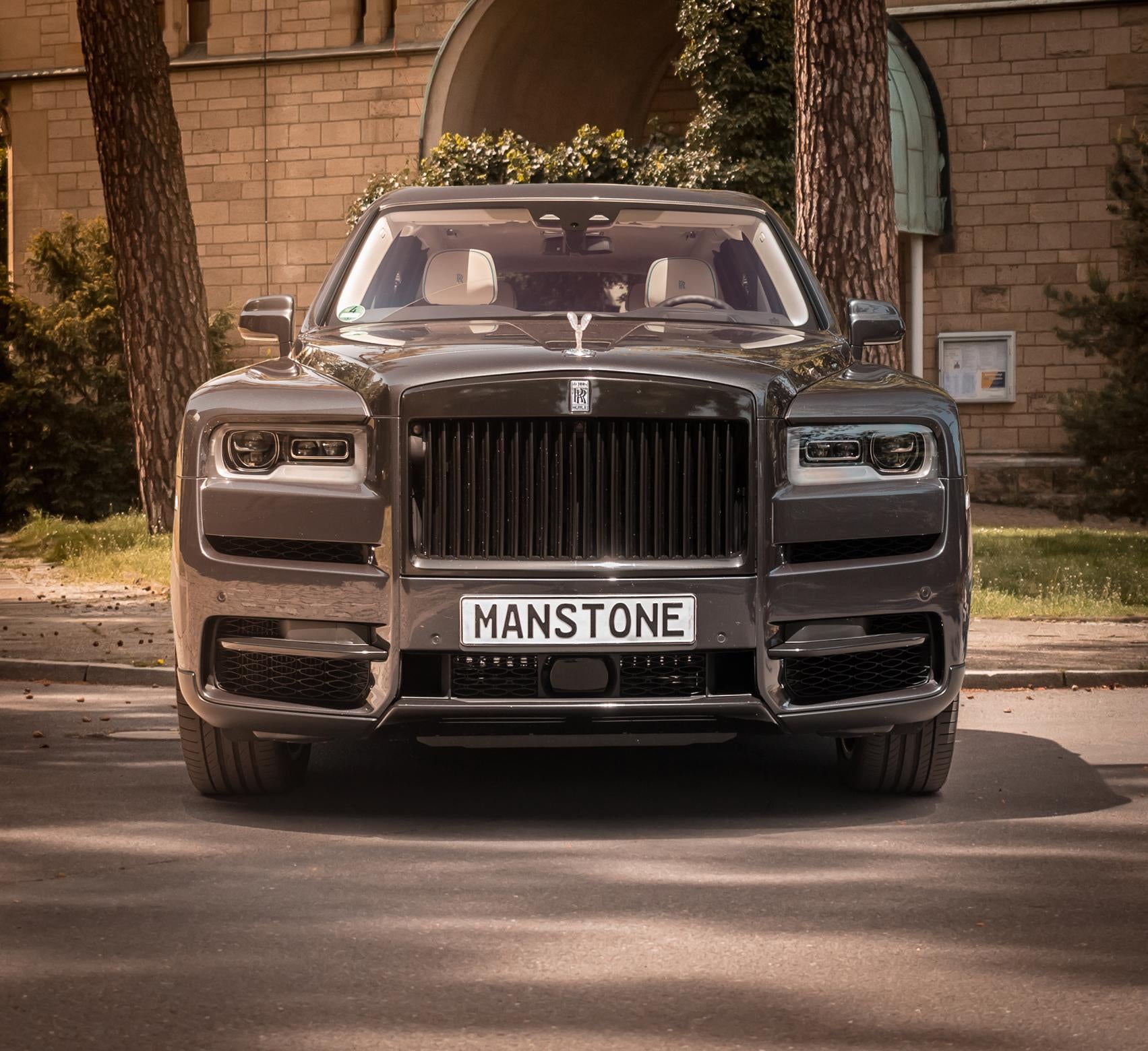 Rolls-Royce Cullinan SUV Luxuslimousine mieten - www.mietedeinsportauto.de