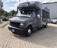 Partybus, Schulbus, roter Teppich und Getränke kostenlos incl., Tanzstange! Zudem dürfen Sie kostenlos eigene Getränke mitbringen!