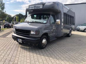 Partybus, Schulbus, roter Teppich und Getränke kostenlos incl., Tanzstange! Zudem dürfen Sie kostenlos eigene Getränke mitbringen!
