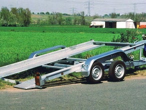 Autotransporter mit Seilwinde
