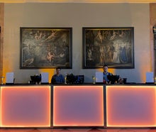 Bar Theke mit Beleuchtung