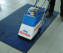 Teppichreiniger mit Bürstwalze