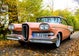 Ford Edsel Pacer '58 | rosa/weißes Heckflossen-Coupe aus den 50ern