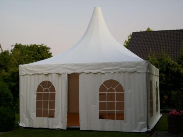 Pagodenzelt 5m x 5m www.mietedeinezelte.de