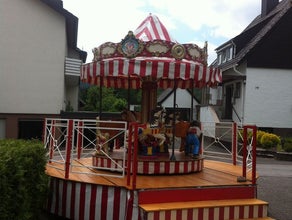Kinderkarussell - Podiumkarussell mit 10 Plätzen