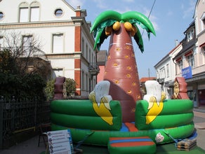 Banana Klettern ~ Kletterpalme ~ Kletterturm ~ Hüpfburg ~ Klettern ~ Hüpfburgen